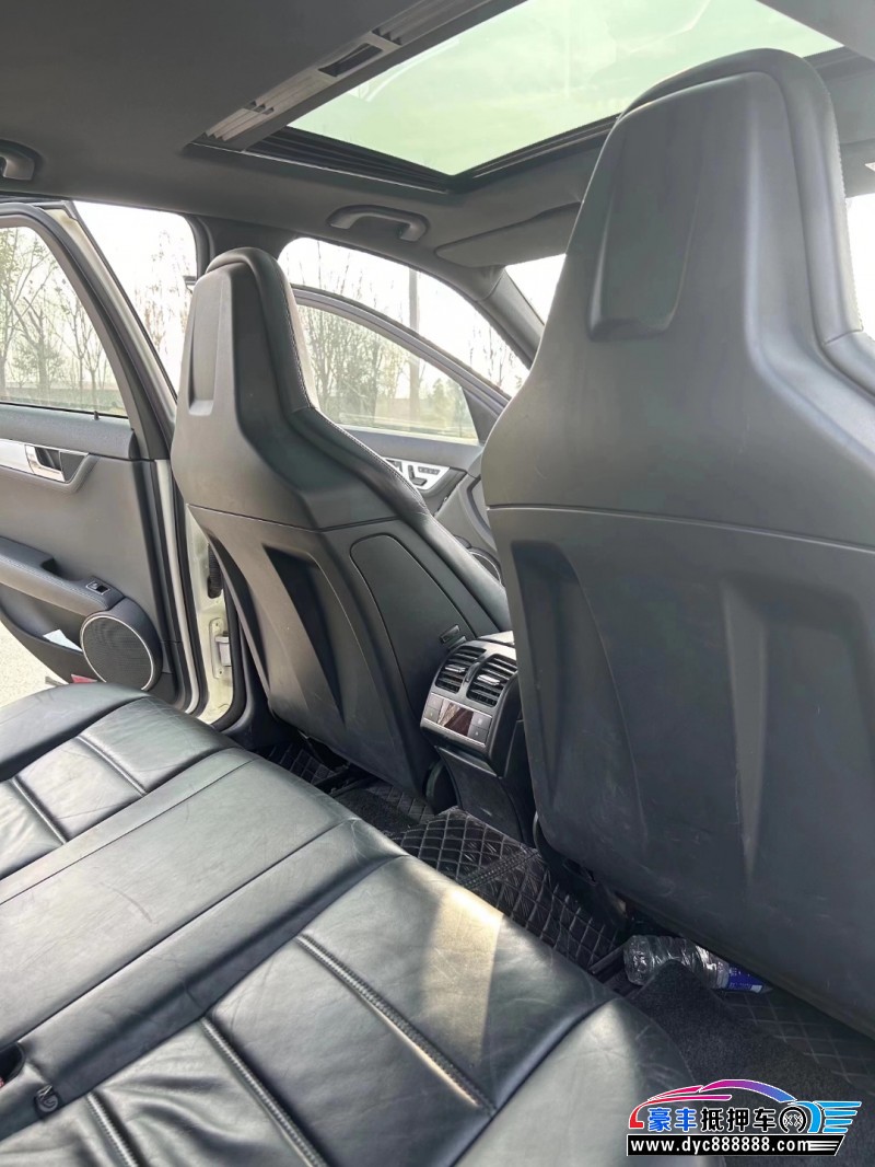 12年奔驰C级轿车抵押车出售