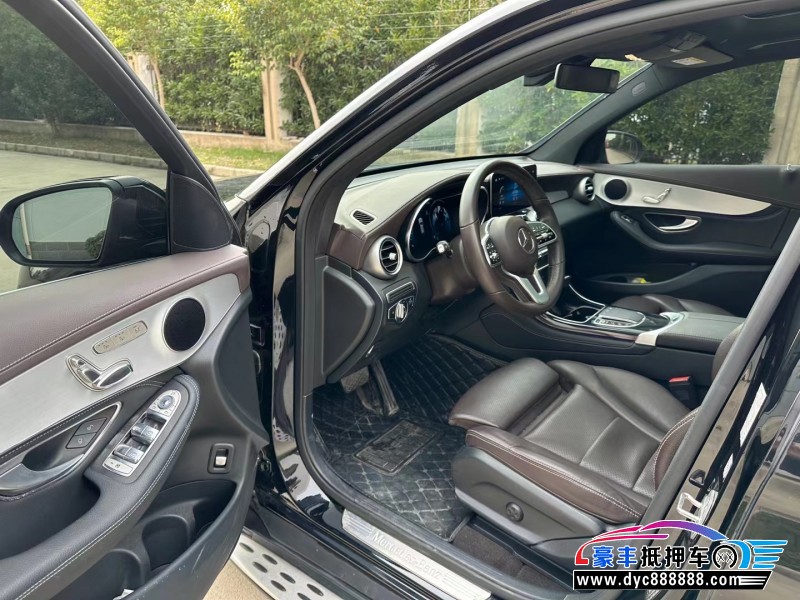 20年奔驰GLC轿车抵押车出售