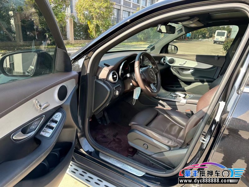 18年奔驰GLC轿车抵押车出售