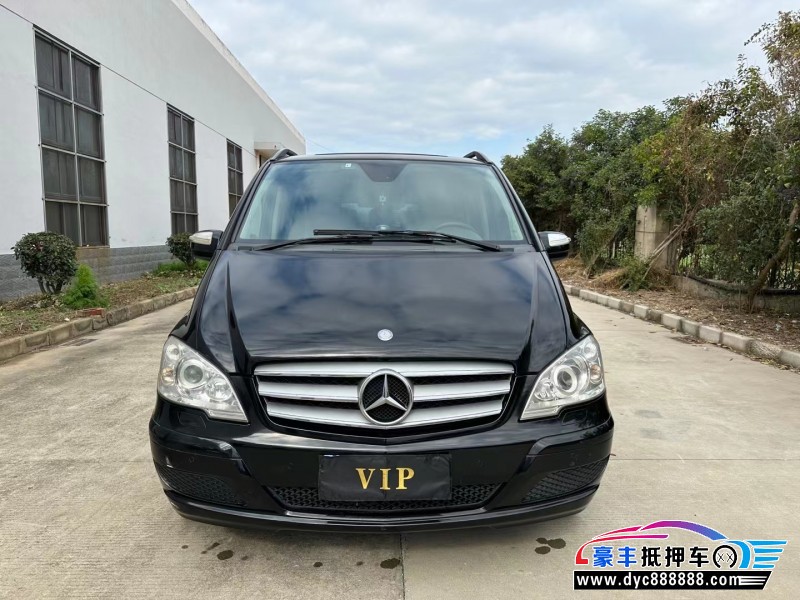 13年奔驰唯雅诺轿车抵押车出售