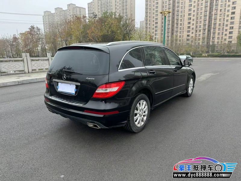 13年奔驰R级轿车抵押车出售