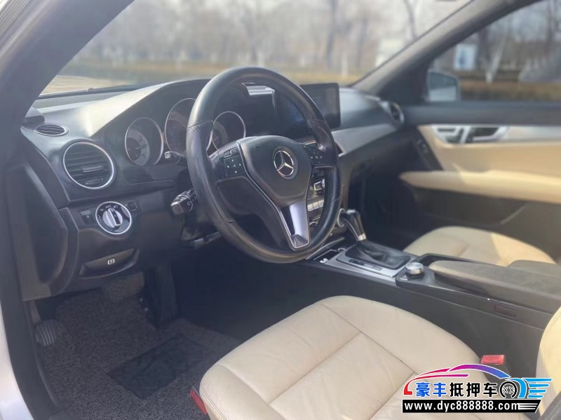 12年奔驰C级轿车抵押车出售