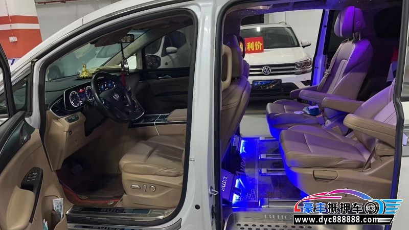 21年别克GL8轿车抵押车出售