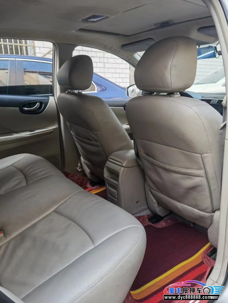 14年日产骐达轿车抵押车出售