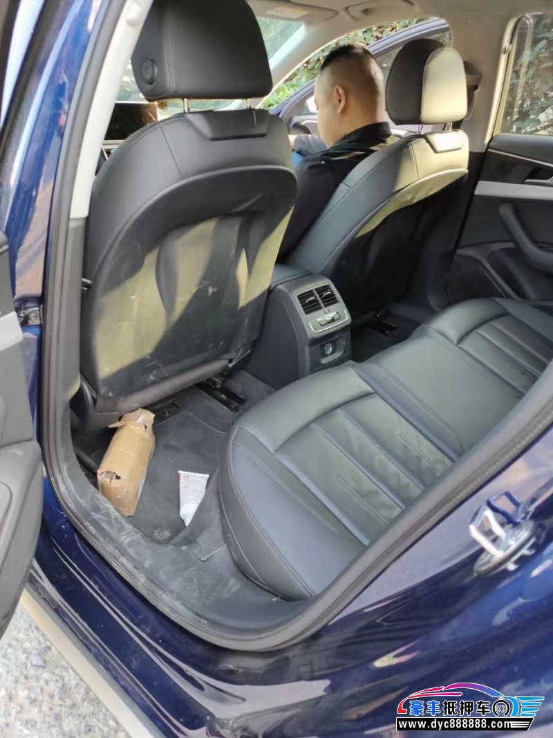 19年奥迪A4轿车抵押车出售