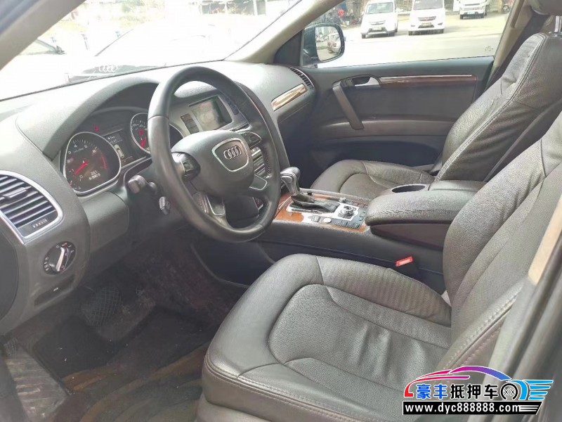 15年奥迪Q7轿车抵押车出售