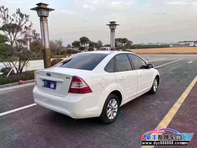 12年福特福克斯轿车抵押车出售