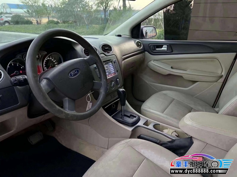 12年福特福克斯轿车抵押车出售