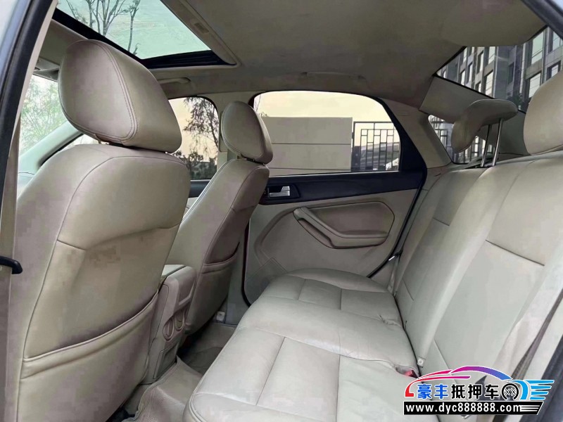 12年福特福克斯轿车抵押车出售