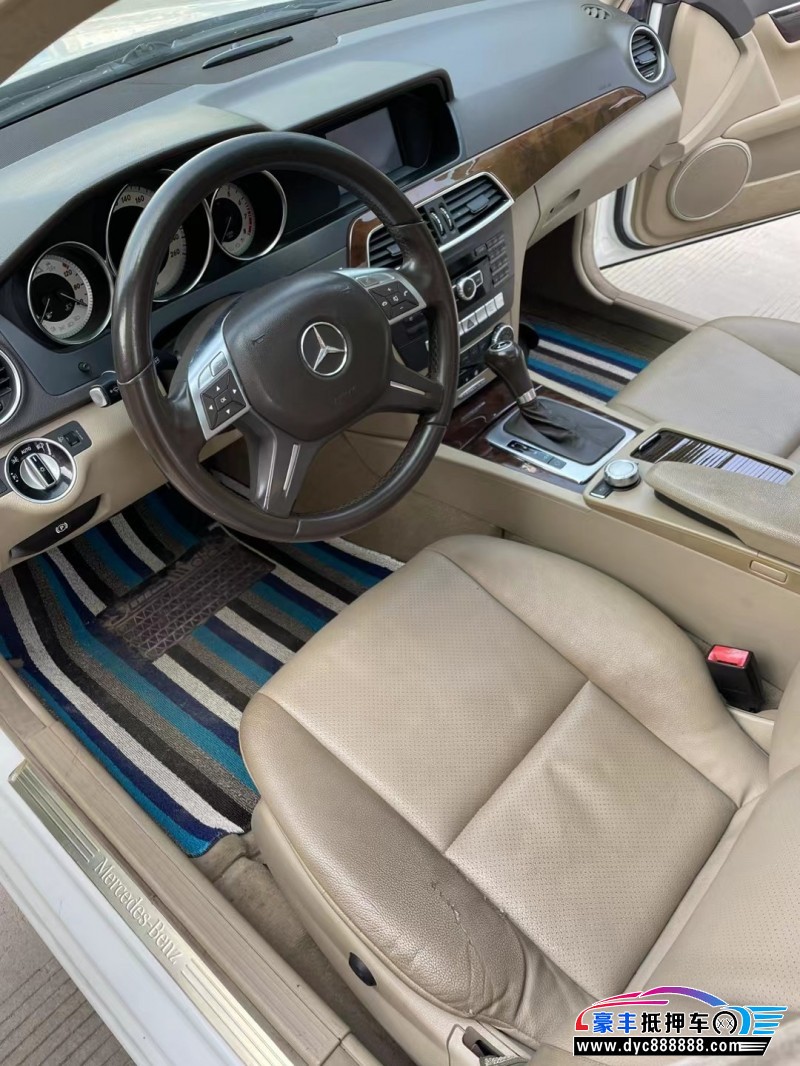 13年奔驰C轿车抵押车出售