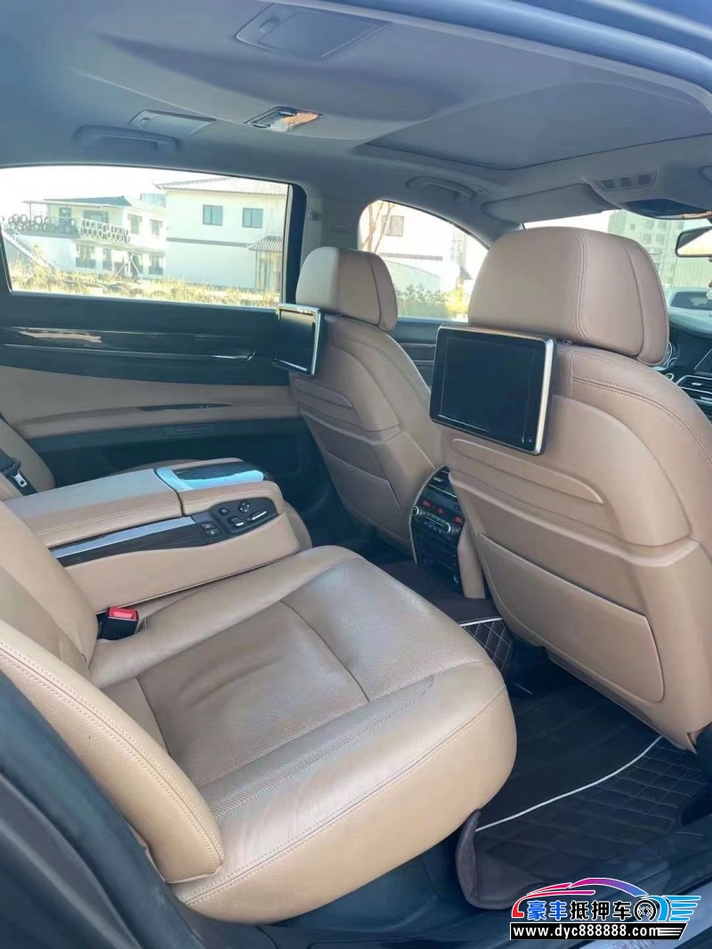 13年宝马7系轿车抵押车出售