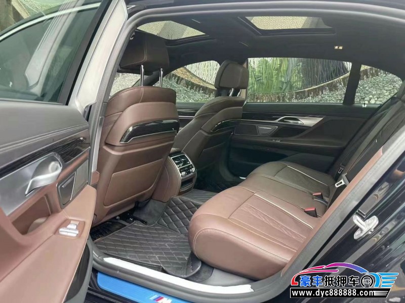 21年宝马7系轿车抵押车出售