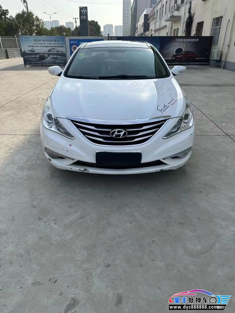 14年现代索纳塔轿车抵押车出售