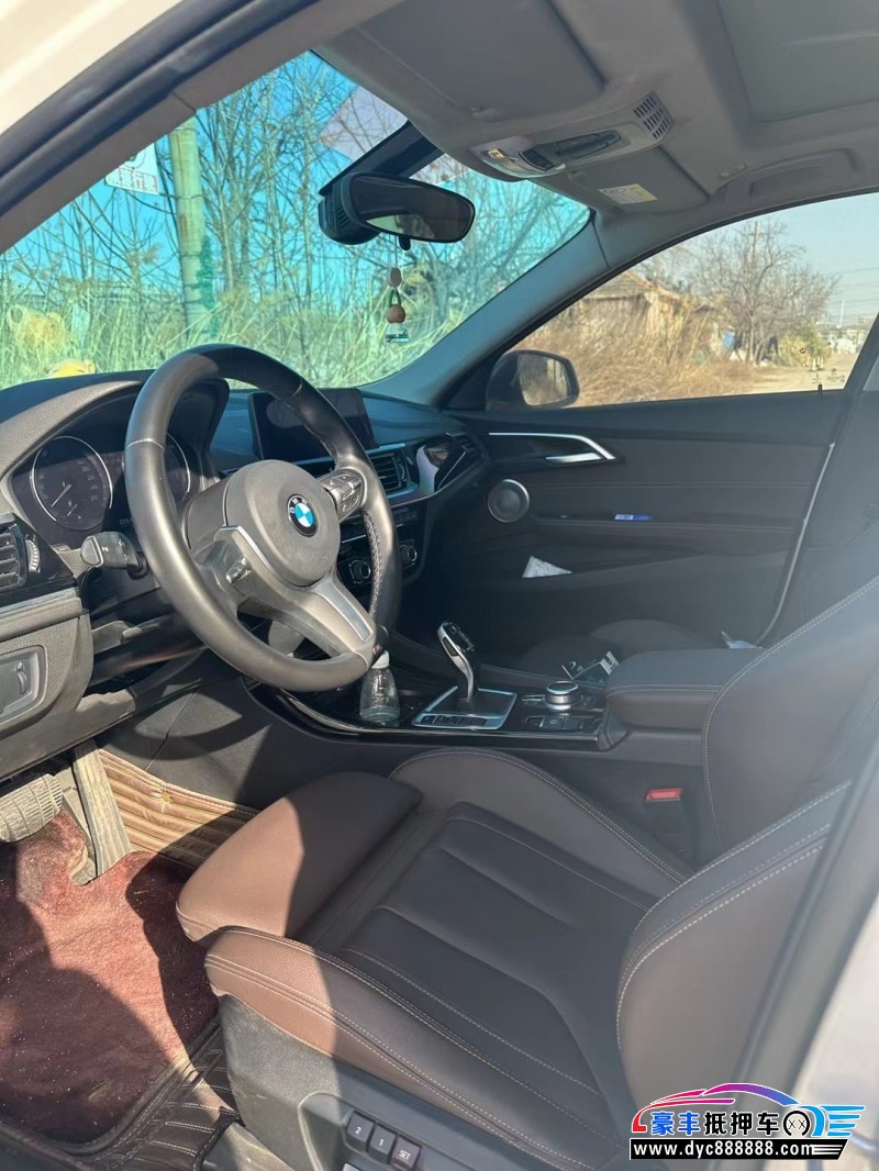 21年宝马1系轿车抵押车出售