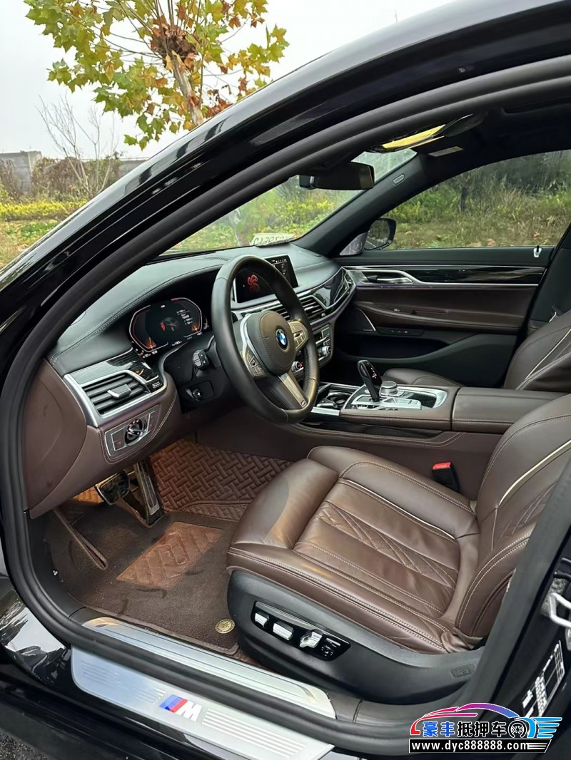 21年宝马7系轿车抵押车出售