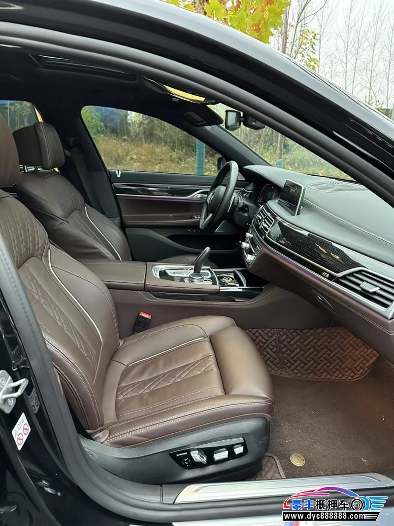 21年宝马7系轿车抵押车出售