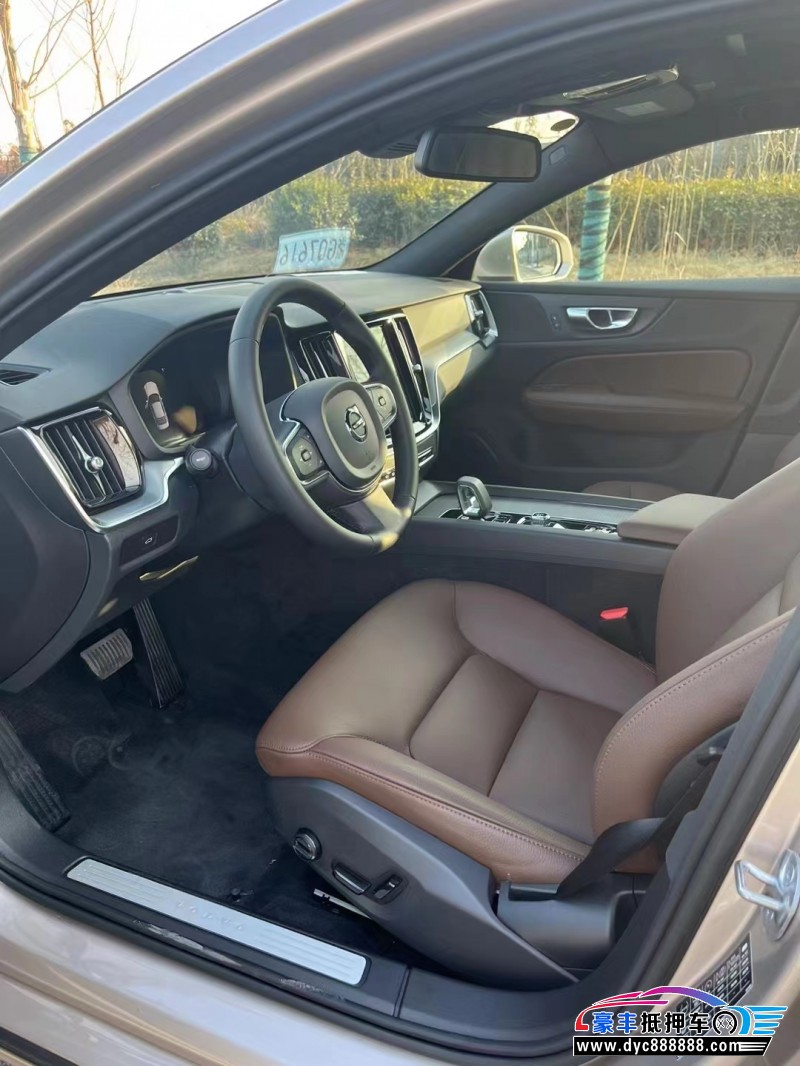 22年沃尔沃S60轿车抵押车出售