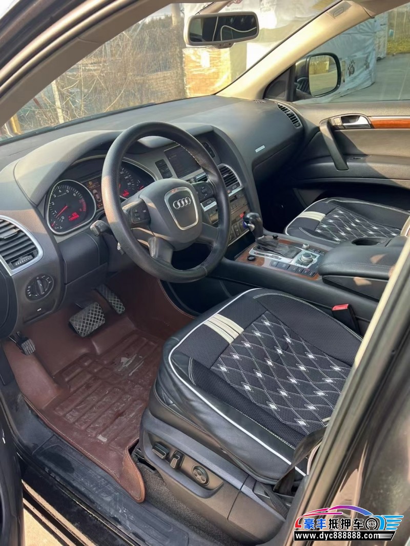 11年奥迪Q7轿车抵押车出售
