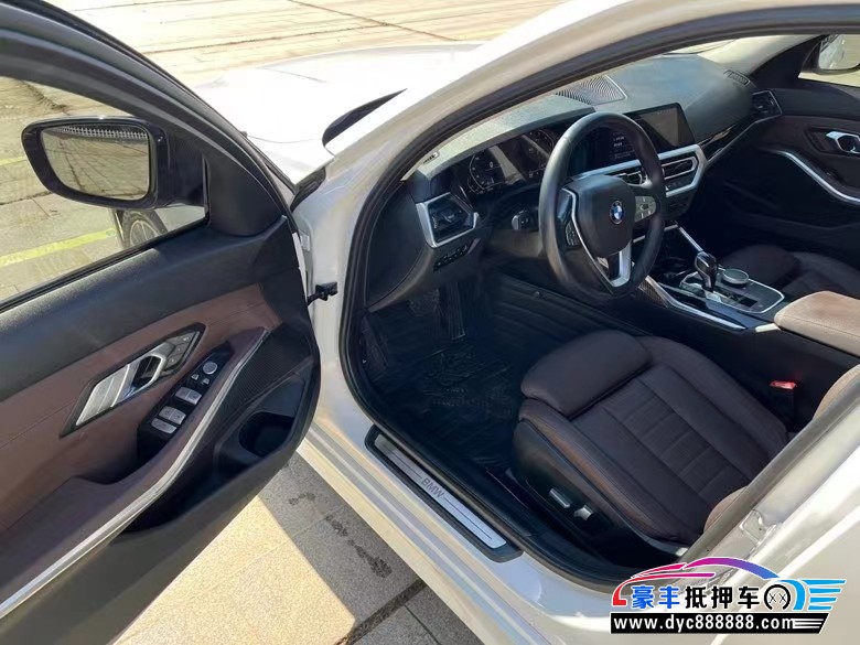 21年宝马3系轿车抵押车出售