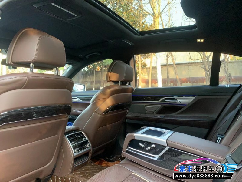 20年宝马7系轿车抵押车出售