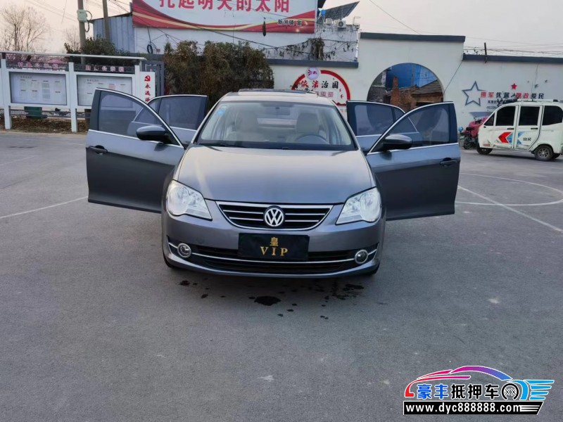 13年大众宝来轿车抵押车出售