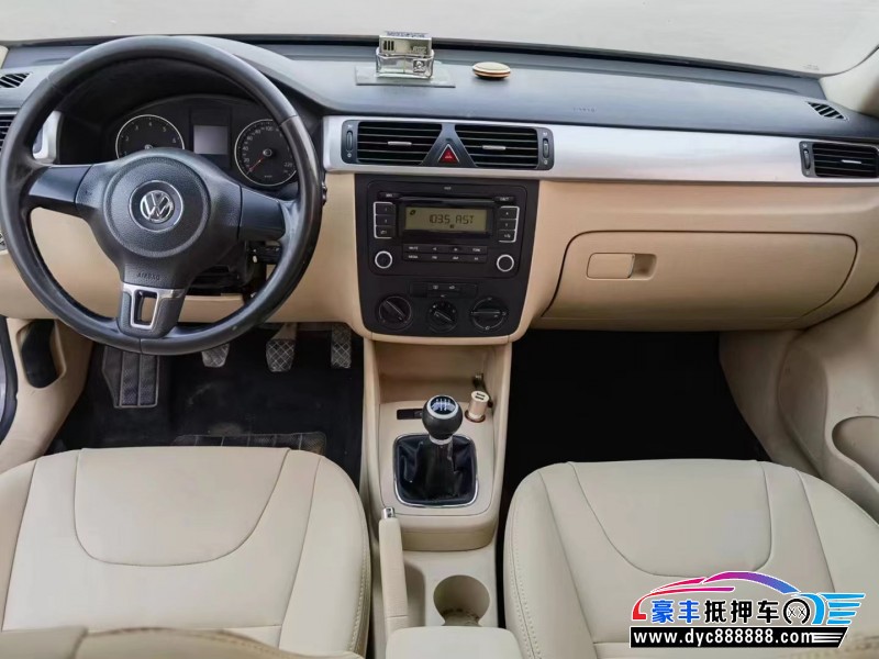 13年大众宝来轿车抵押车出售