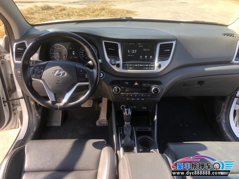 16年现代途胜轿车抵押车出售