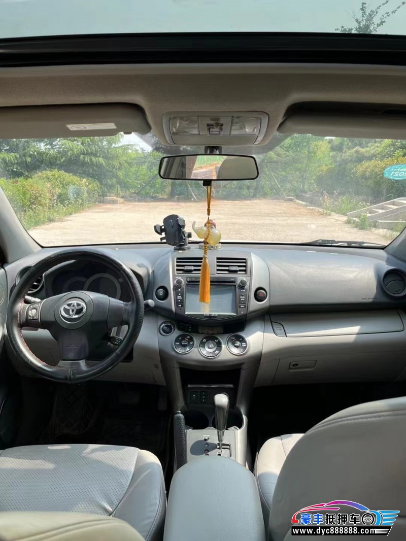 10年丰田RAV4轿车抵押车出售