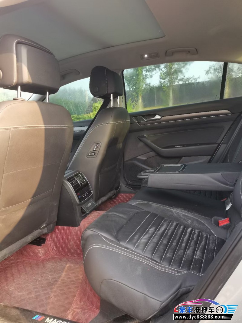 21年大众迈腾轿车抵押车出售