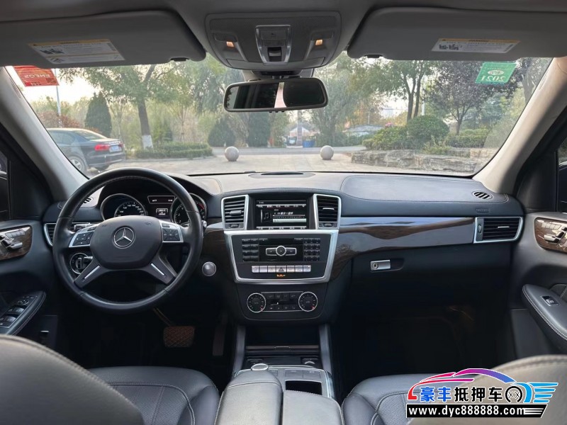 15年奔驰GL轿车抵押车出售