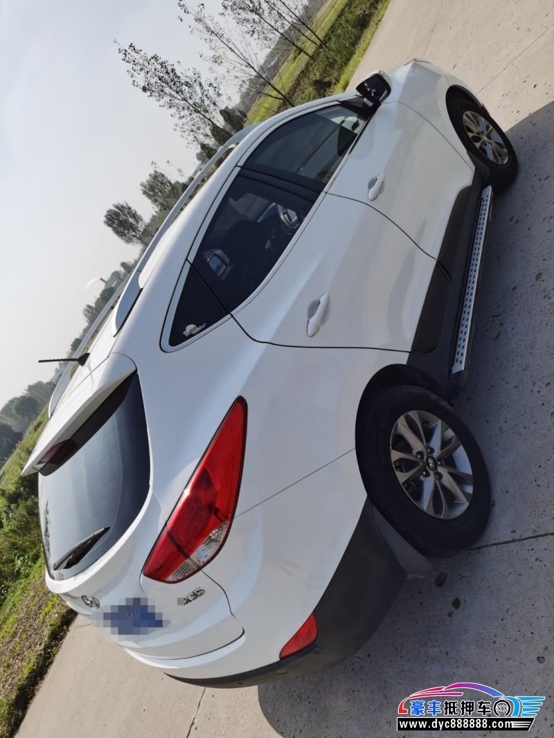 16年现代ix35轿车抵押车出售