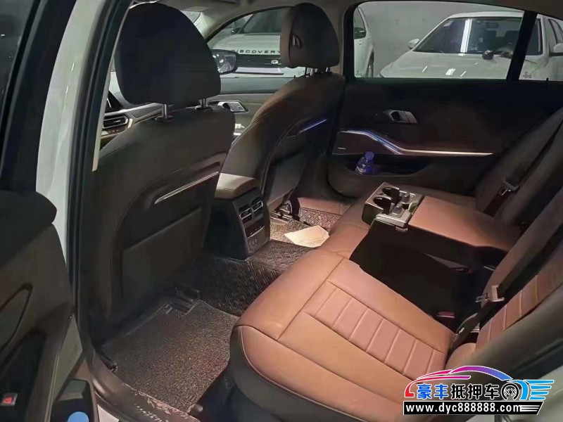 21年宝马3系轿车抵押车出售