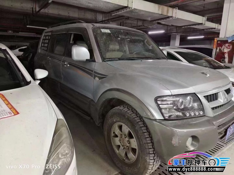 12年三菱帕杰罗轿车抵押车出售