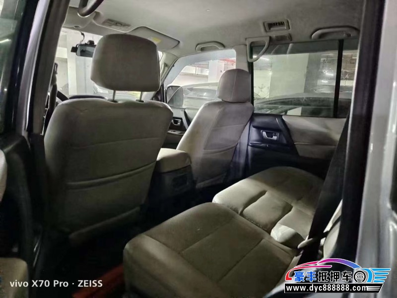 12年三菱帕杰罗轿车抵押车出售