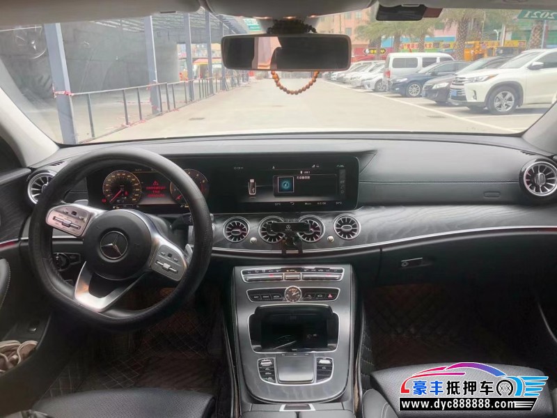 19年奔驰E轿车抵押车出售