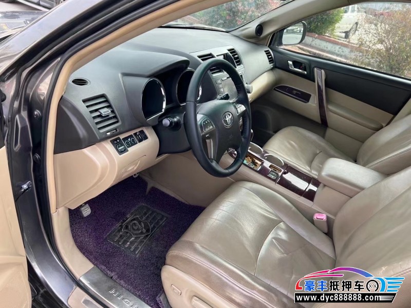 10年丰田汉兰达轿车抵押车出售