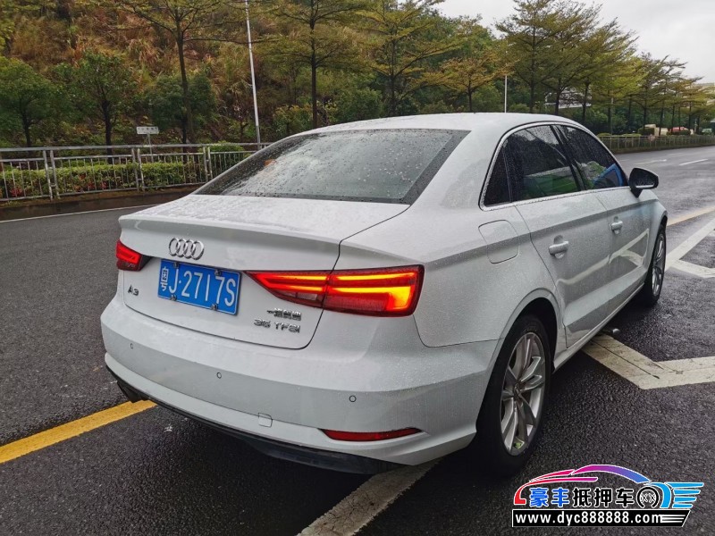 17年奥迪A3轿车抵押车出售