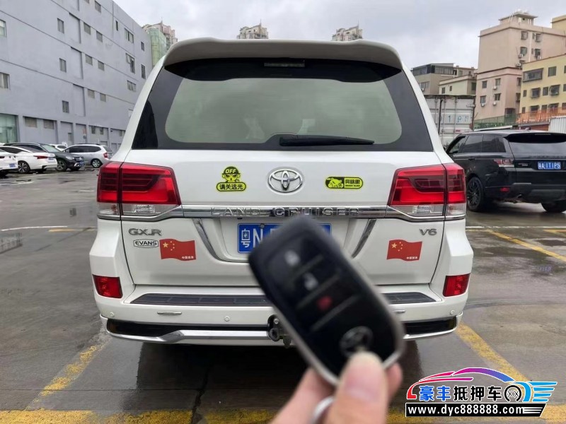 18年丰田兰德酷路泽轿车抵押车出售