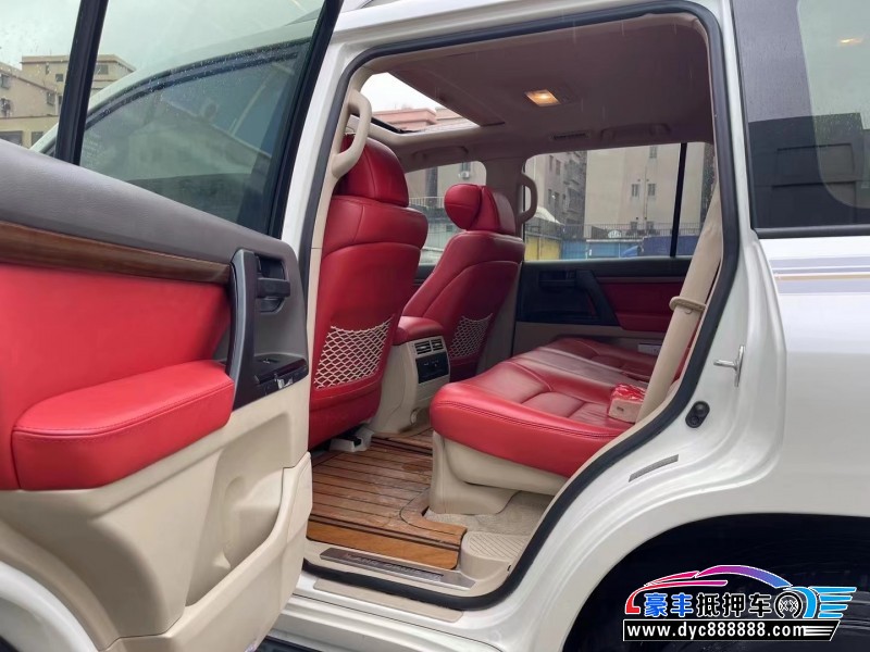 18年丰田兰德酷路泽轿车抵押车出售