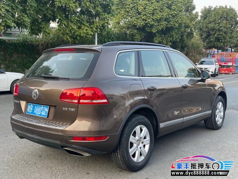 15年大众途锐轿车抵押车出售