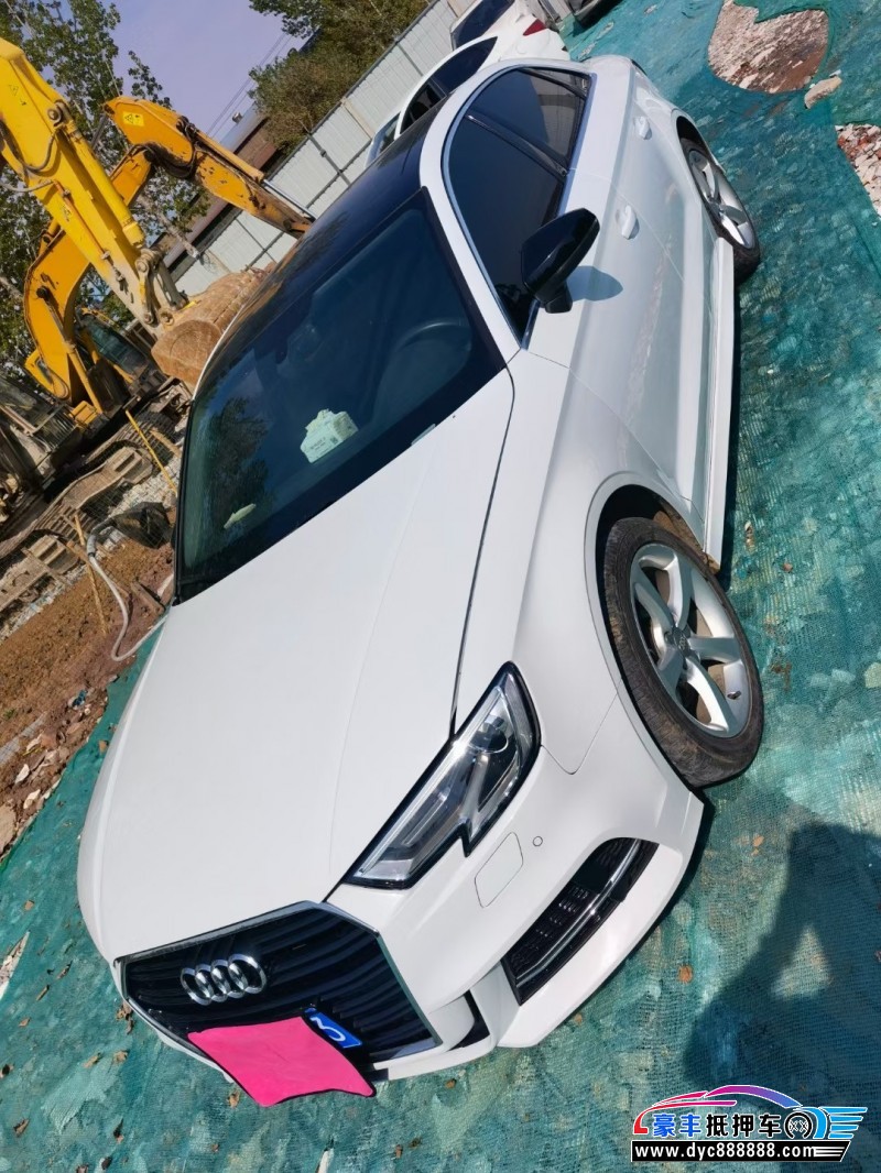 17年奥迪A3轿车抵押车出售