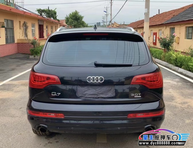 12年奥迪Q7轿车抵押车出售