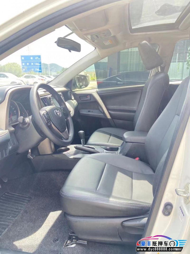 16年丰田RAV4轿车抵押车出售