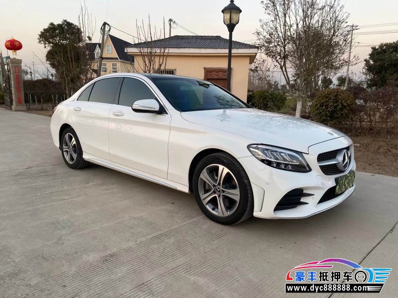 19年奔驰C级轿车抵押车出售