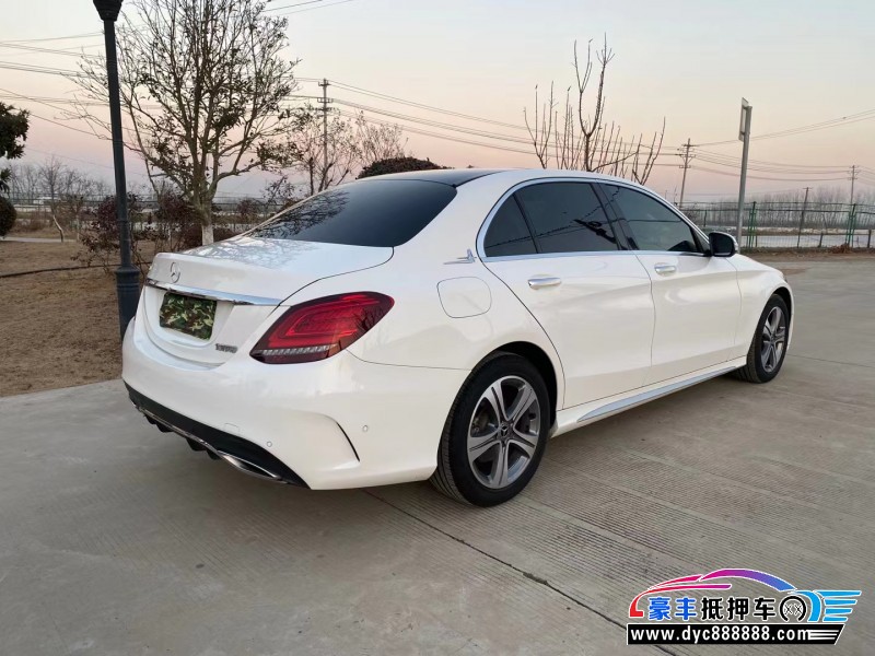 19年奔驰C级轿车抵押车出售