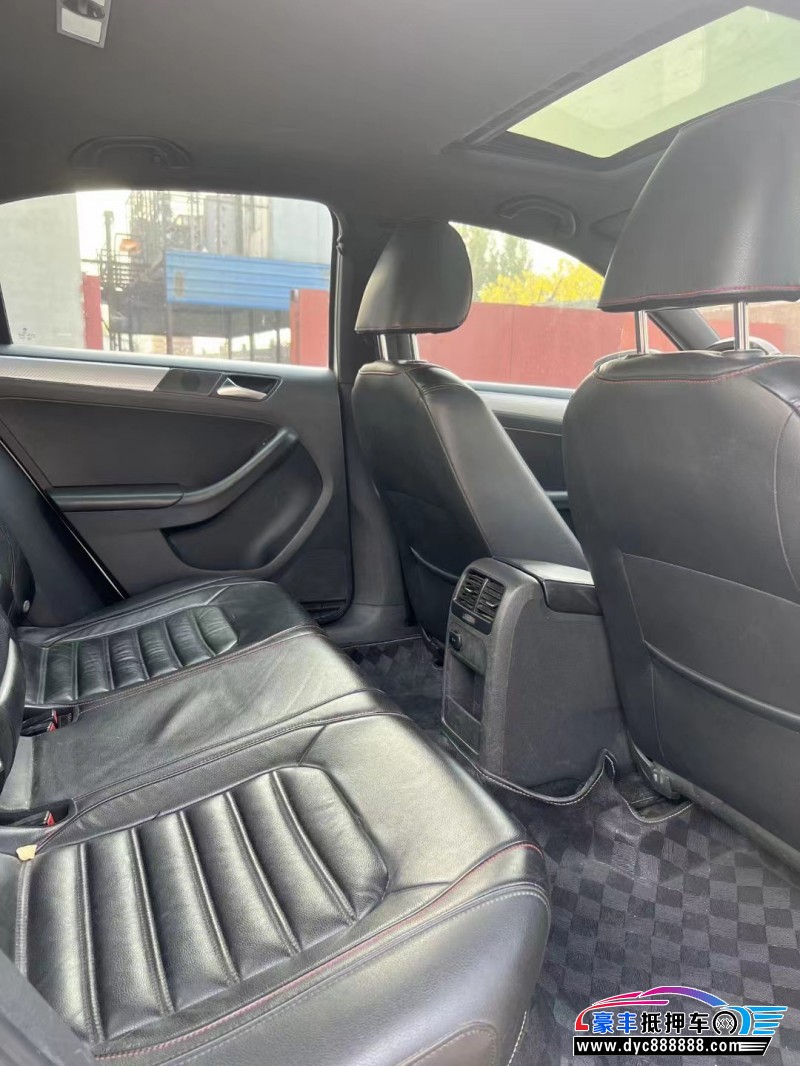 14年大众速腾轿车抵押车出售