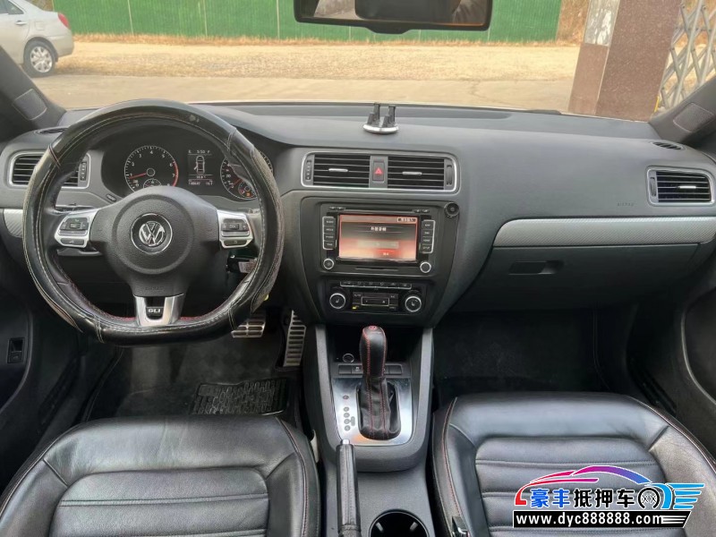 14年大众速腾轿车抵押车出售