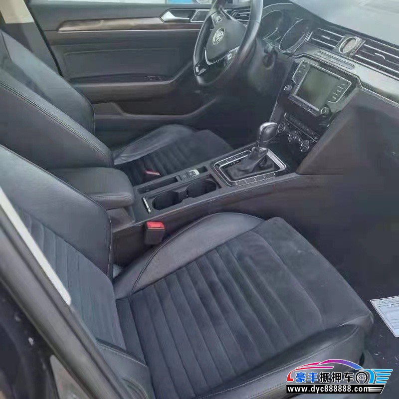 17年大众迈腾轿车抵押车出售