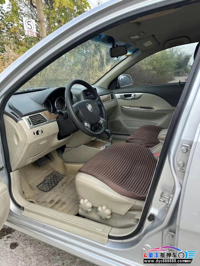 15年别克凯越轿车抵押车出售