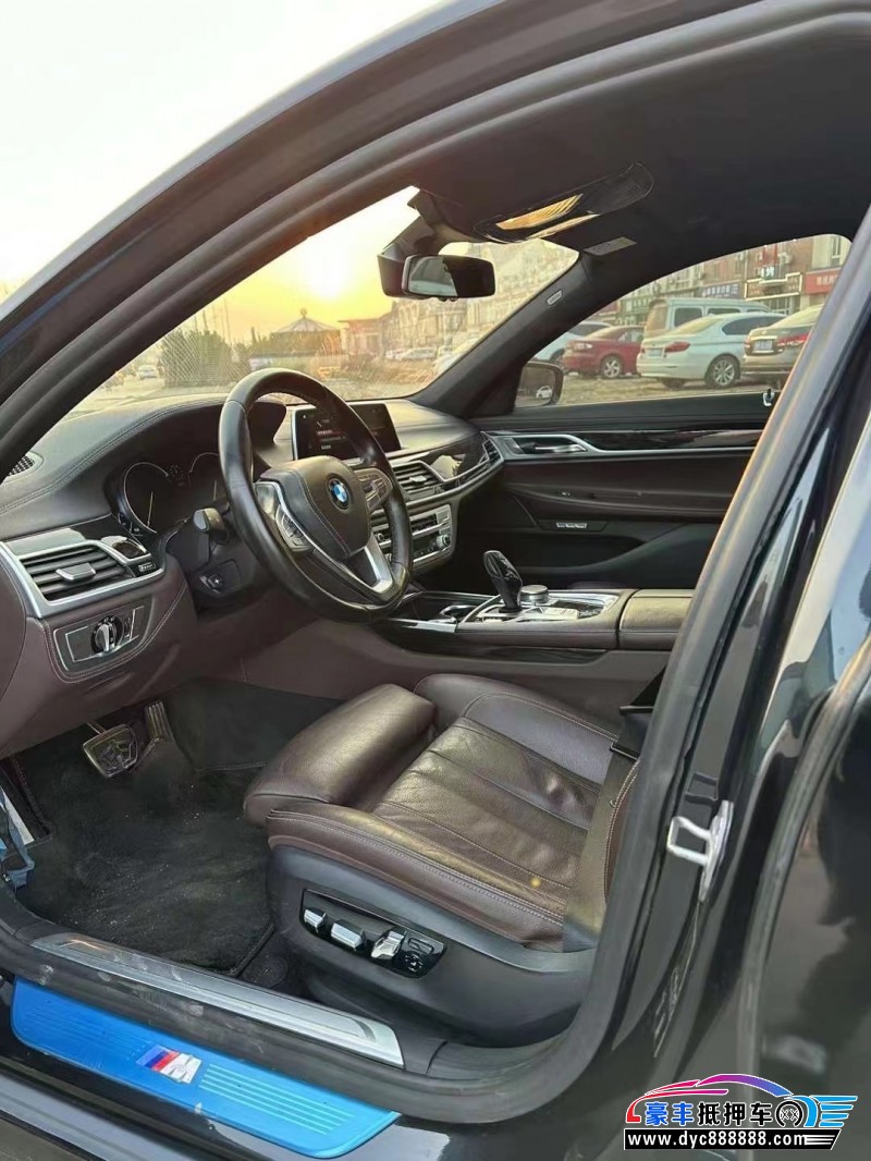 18年宝马7系轿车抵押车出售